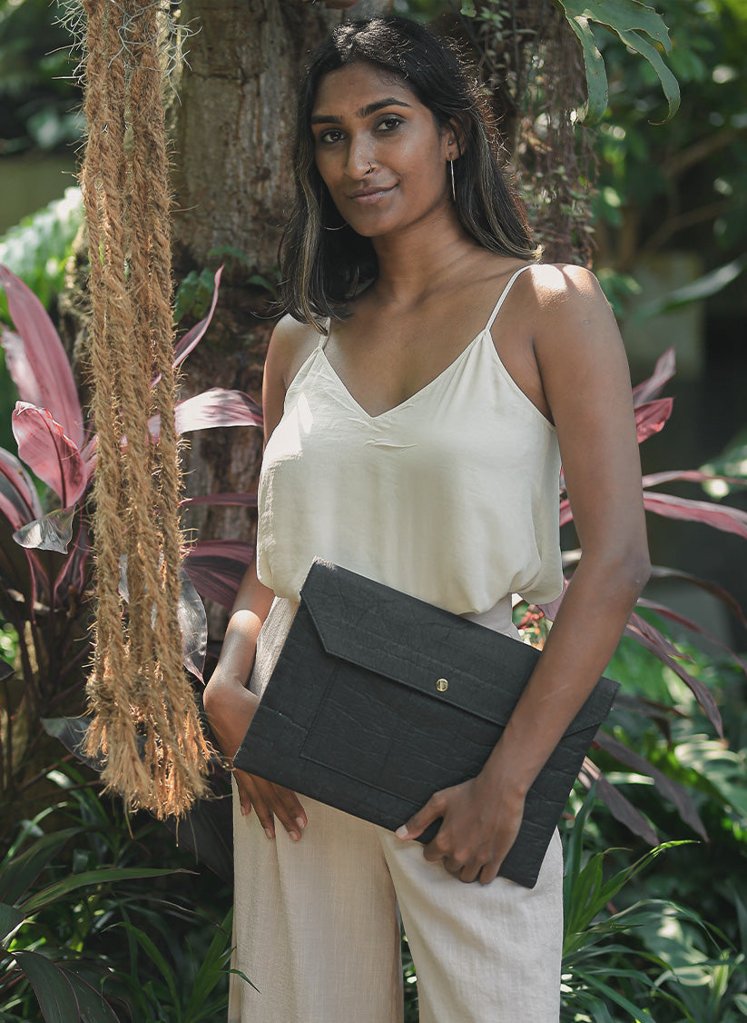 Amor Vegan Leather Laptop Sleeve - Charcoal - Large