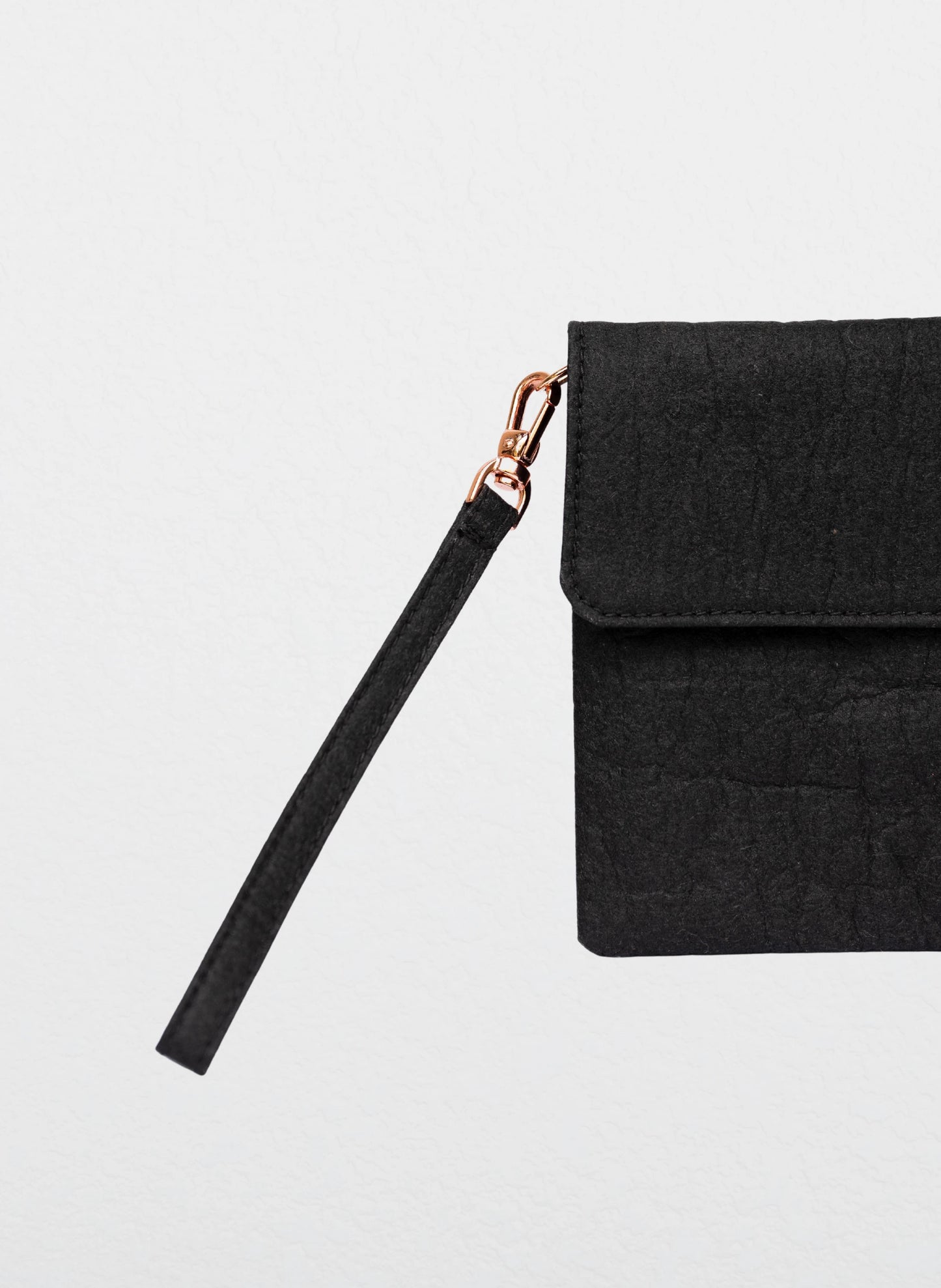 Amari Vegan Wristlet - Charcoal