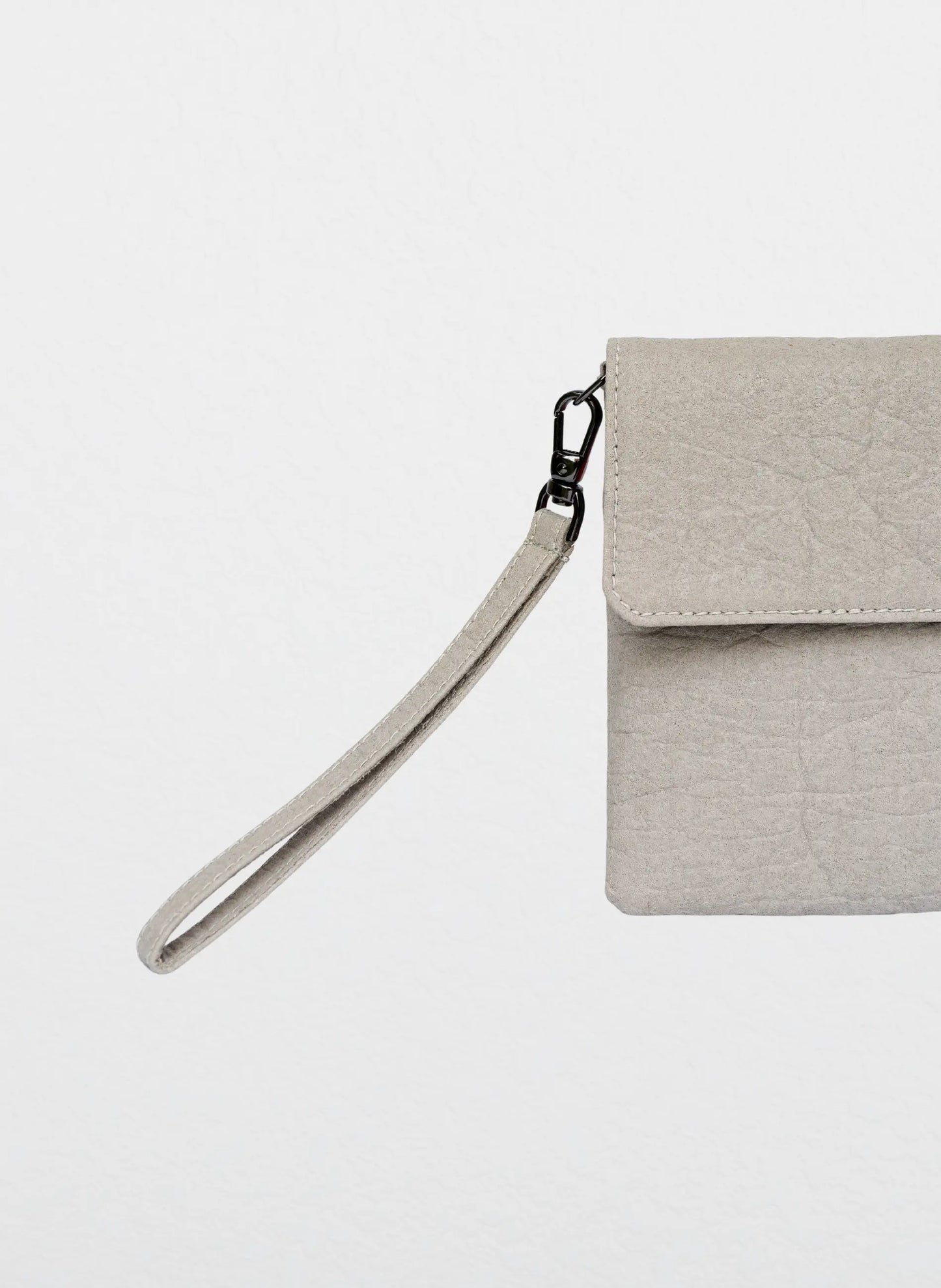 Amari Vegan Wristlet – Pebble